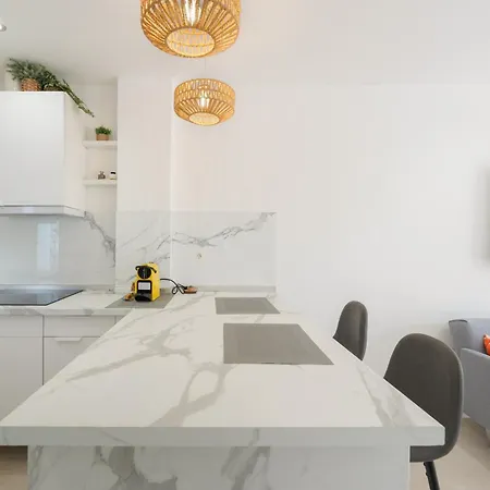 Planta Baja Con Piscina * ماربيا